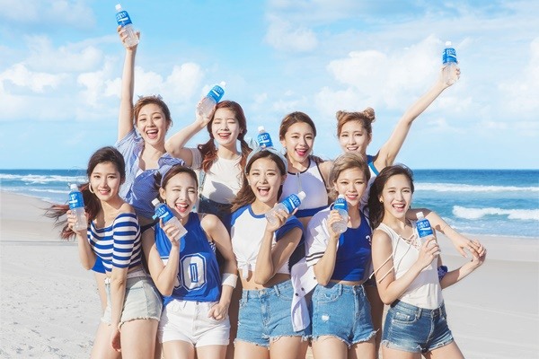 Twice_X_Pocari
